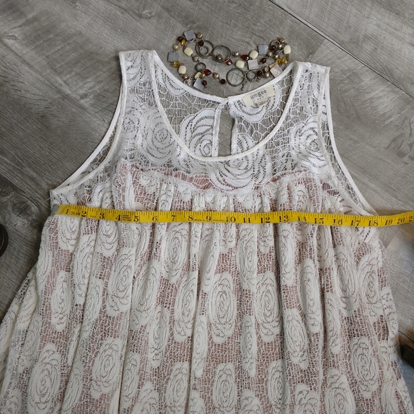 💜Host Pick💜 Umgee White floral lace dress - Picture 7 of 8